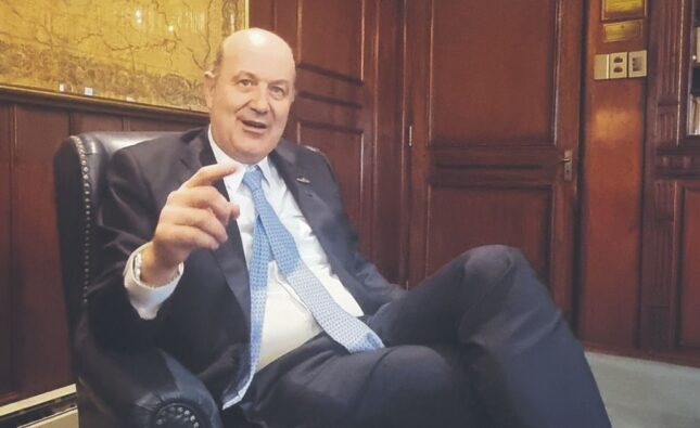 Federico Sturzenegger impulsa en Bolivia la desregulación para acabar con la burocracia y promover la libertad económica