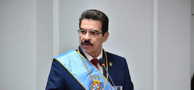 Reyes Villa y once concejales juran en el Tribunal Departamental de Justicia tras su reelección