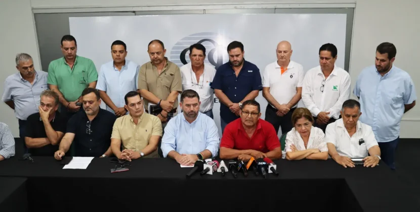 Agropecuarios cruceños se declaran en emergencia y exigen abrogación del Decreto Supremo 5613