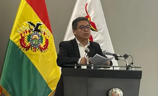 Vocero presidencial critica toma del Ministerio de Trabajo por la COB y advierte firmeza ante actos violentos