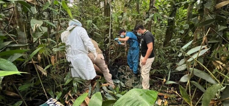Encuentran cuerpo esposado y semidesnudo de Joel A. R. en matorrales del trópico de Cochabamba