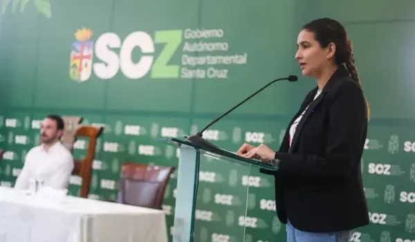 Vicegobernadora Paola Aguirre anuncia recorte del 25% en gasto público para enfrentar crisis financiera en Santa Cruz