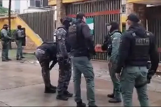 Fuerte operativo policial en Santa Cruz tras presunto secuestro de dos efectivos en la zona sur