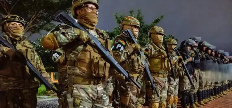 Ejército despliega contingente en la capital cruceña para apoyar seguridad ciudadana