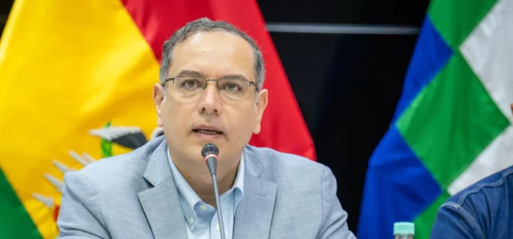 Ministerio de Gobierno investiga a Yussef Akly por presunta salida irregular del país