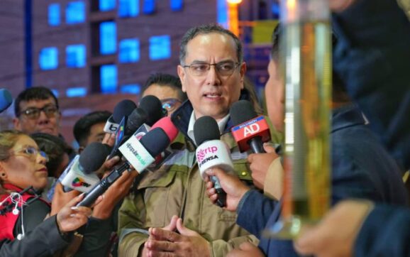 Bancada de Libre anuncia denuncias contra autoridades por permitir salida de Yussef Akly del país