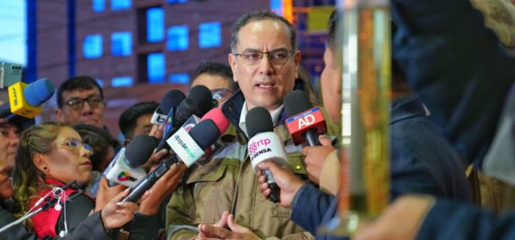 Bancada de Libre anuncia denuncias contra autoridades por permitir salida de Yussef Akly del país
