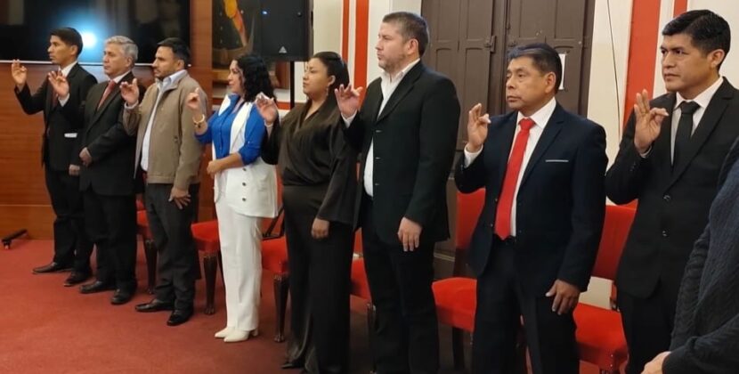 Gobernadora María René Soruco posesiona a nuevos directores de salud y subgobernadores en Tarija