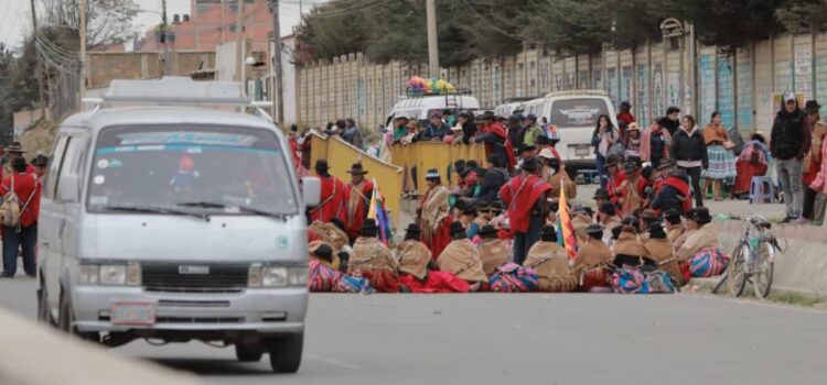 Bolivia suma dos muertos y un menor herido en segunda semana de protestas y bloqueos