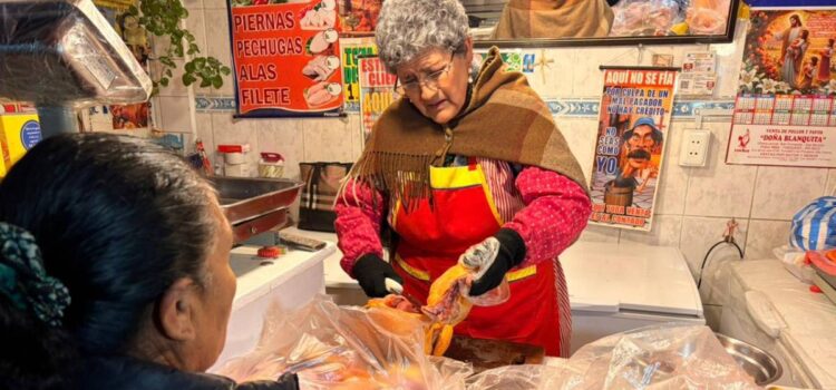 Escasez de pollo y alimentos básicos afecta a las familias en La Paz