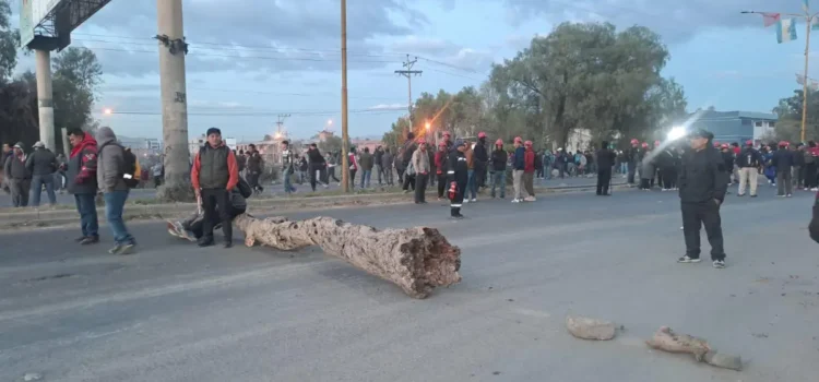 Afiliados a la Central Obrera Departamental mantienen vigilia y corte de ruta por demanda salarial