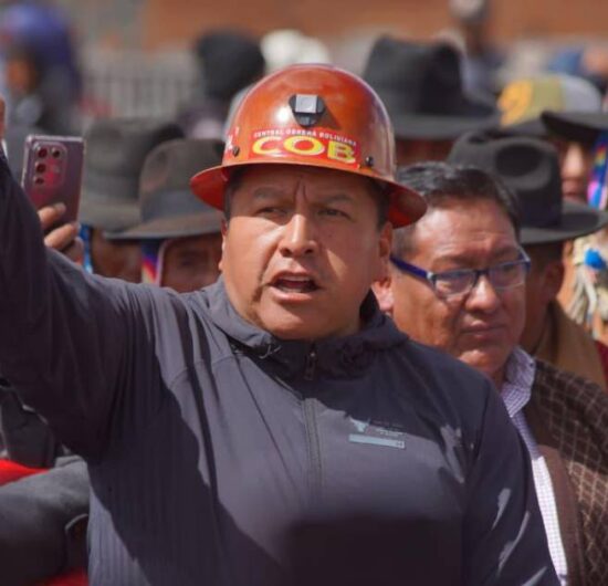 Mario Argollo critica la gestión de seis meses del presidente Rodrigo Paz y cuestiona acciones policiales