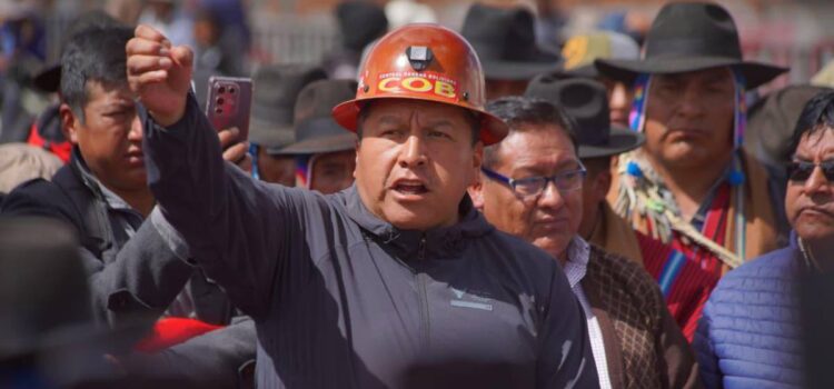 Mario Argollo critica la gestión de seis meses del presidente Rodrigo Paz y cuestiona acciones policiales