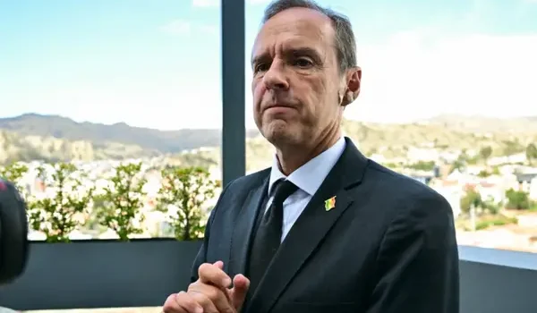 Quiroga llama al diálogo con sectores legítimos y a aplicar la ley contra quienes buscan desestabilizar la democracia