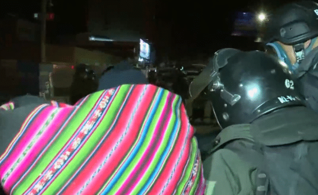 Arrestados en bloqueos de La Paz revelan presión y sanciones económicas para salir a las calles