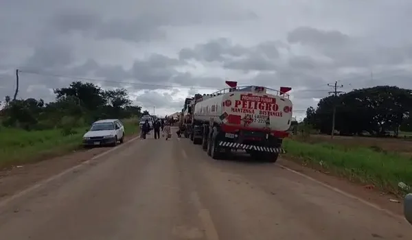 Cuarto día de bloqueo en San Julián mantiene cerrada la ruta hacia la Chiquitanía y Beni