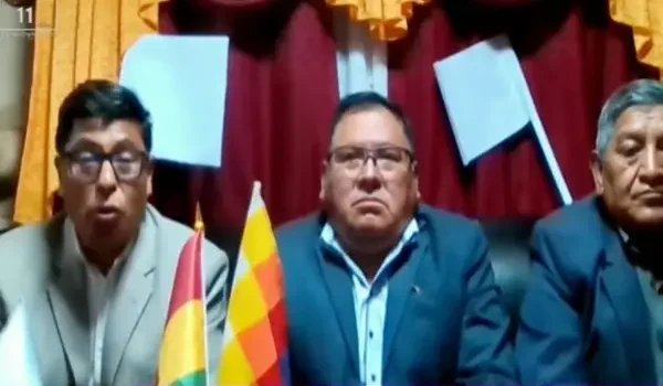 Dirigentes de Viacha denuncian bloqueo que deja al municipio aislado y en crisis económica