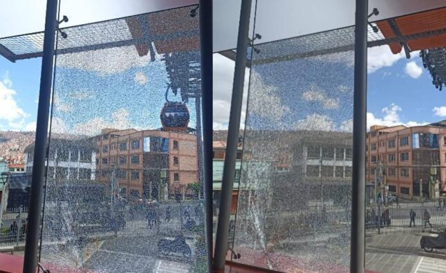 La Paz registra nueva jornada de violencia y movilizaciones con daños en el sistema de transporte por cable Mi Teleférico