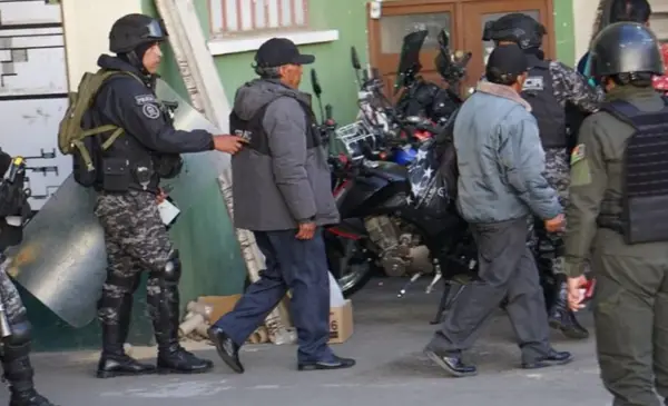 Fiscal Muñoz informa sobre 130 aprehendidos y arrestados tras enfrentamientos en La Paz