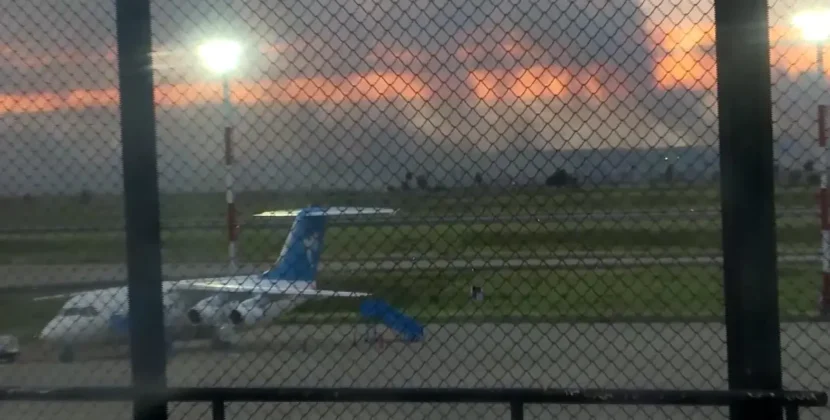 Humo de incendio en Santa Cruz se dispersa; largas filas en Viru Viru por envíos a La Paz bloqueada