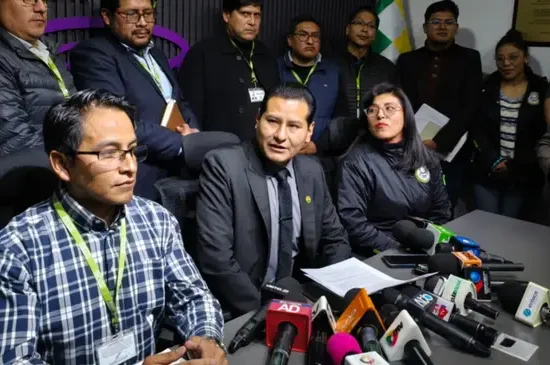 Cinco personas identificadas con dinero presuntamente destinado a bloqueos en La Paz, continúa investigación
