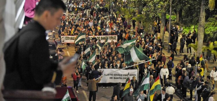 Cívicos convocan a la ‘Gran Marcha por la Democracia’ para exigir fin a bloqueos en La Paz