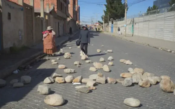 Pérdidas de más de 600 millones de dólares afectan a la industria boliviana por bloqueos y protestas