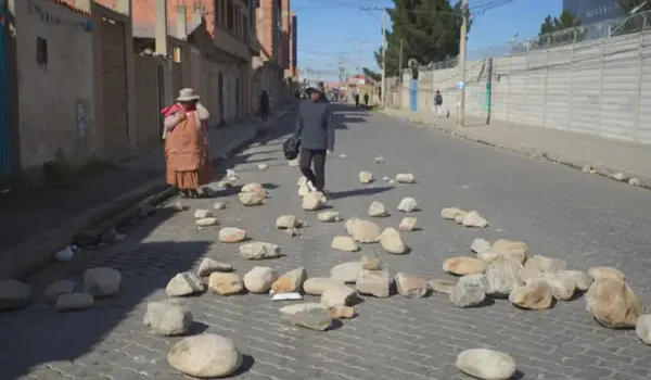 Pérdidas de más de 600 millones de dólares afectan a la industria boliviana por bloqueos y protestas