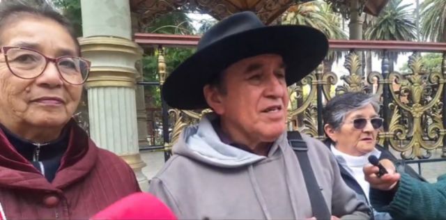 Adultos mayores de Tarija exigen reunión urgente con gobernadora Soruco por retraso en entrega de canastas alimentarias