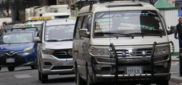 Federación de Transporte Libre de La Paz evalúa sumarse a movilizaciones o acudir a diálogo con el Gobierno