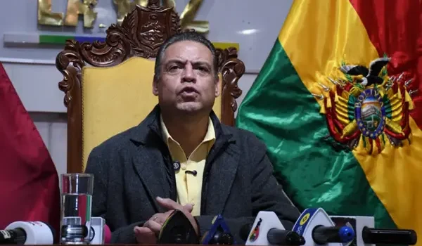 Gobernador Luis Revilla exige a Evo Morales replegar a sus seguidores por bloqueos y violencia en La Paz