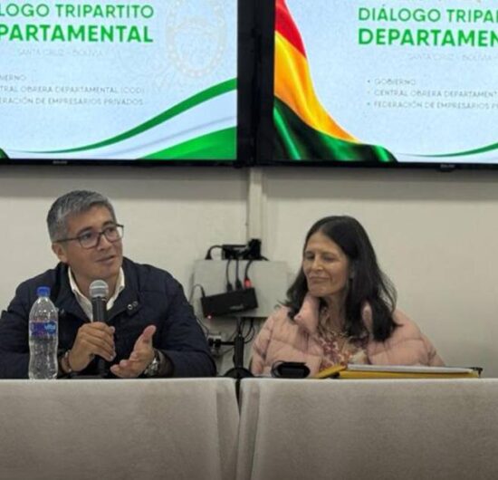Primer encuentro tripartito busca estabilidad laboral y reactivación productiva en Bolivia