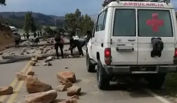 Instructivo prohíbe obstaculizar ambulancias y medicamentos en puntos de bloqueo